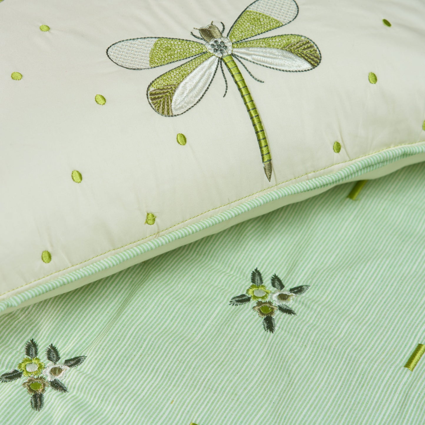 Embroidered Quilted Bed Spread [B0030]