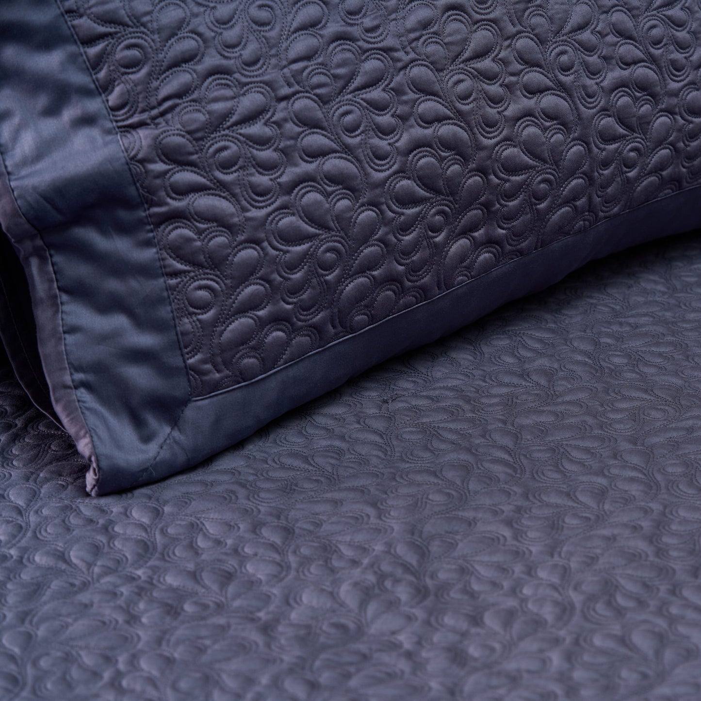 Quilted Bed Spread 3pcs Set [B0029]